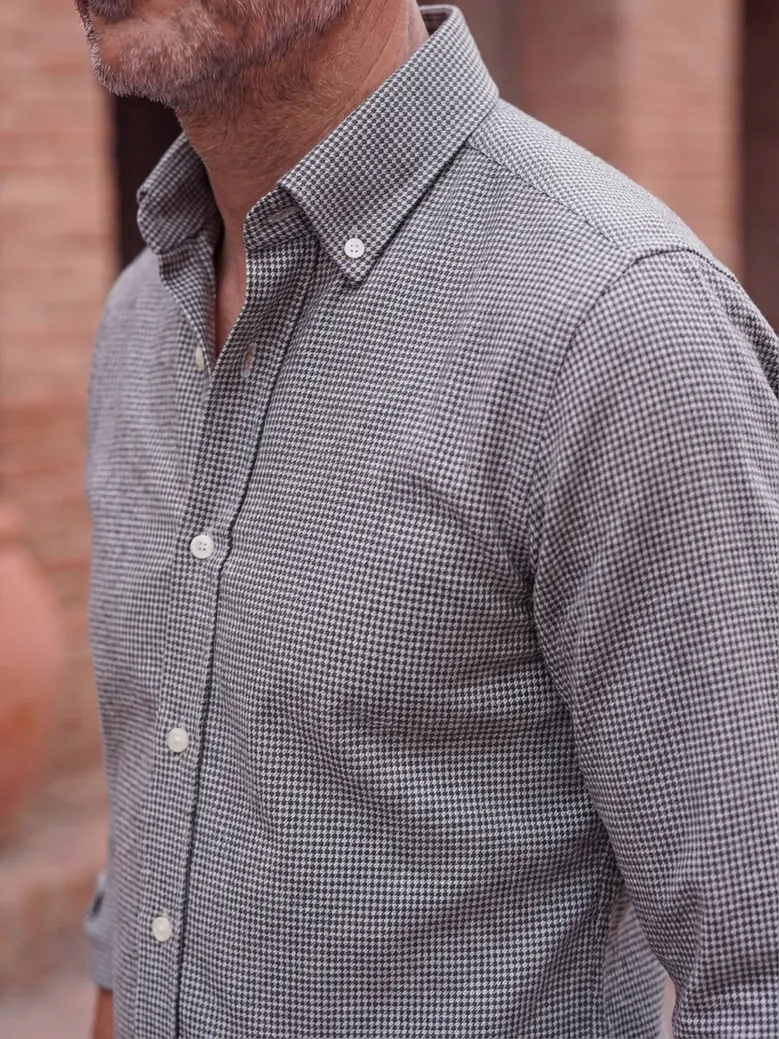 Easy-iron plain white poplin shirt